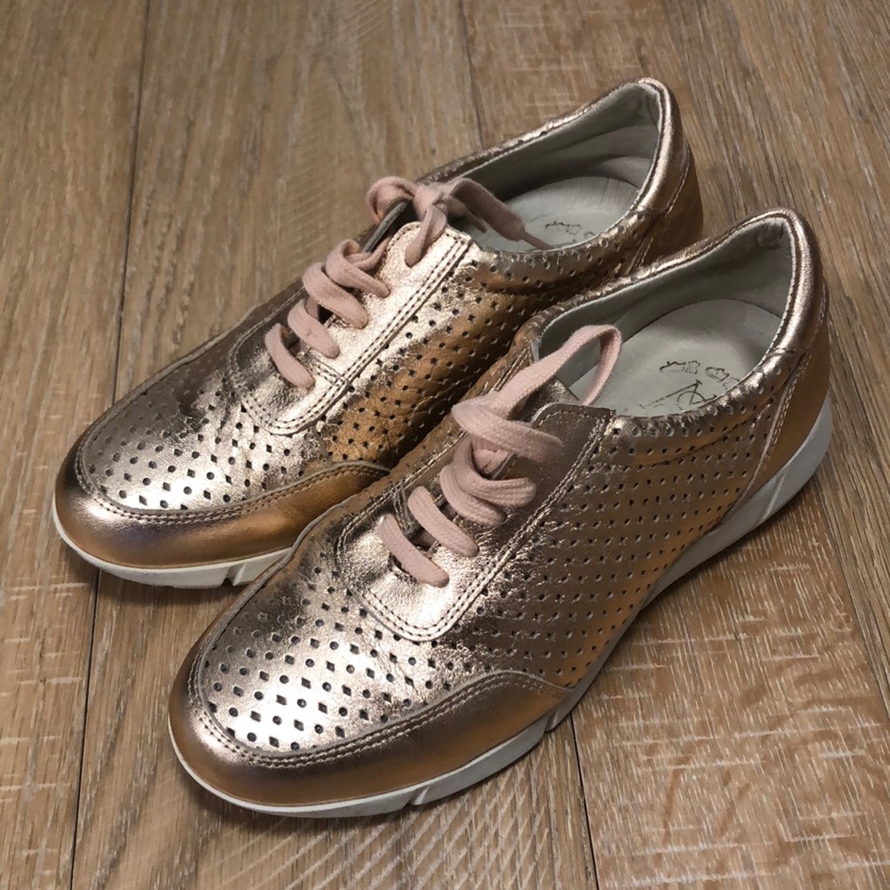 Rose gold metallic sneakers (NEW)